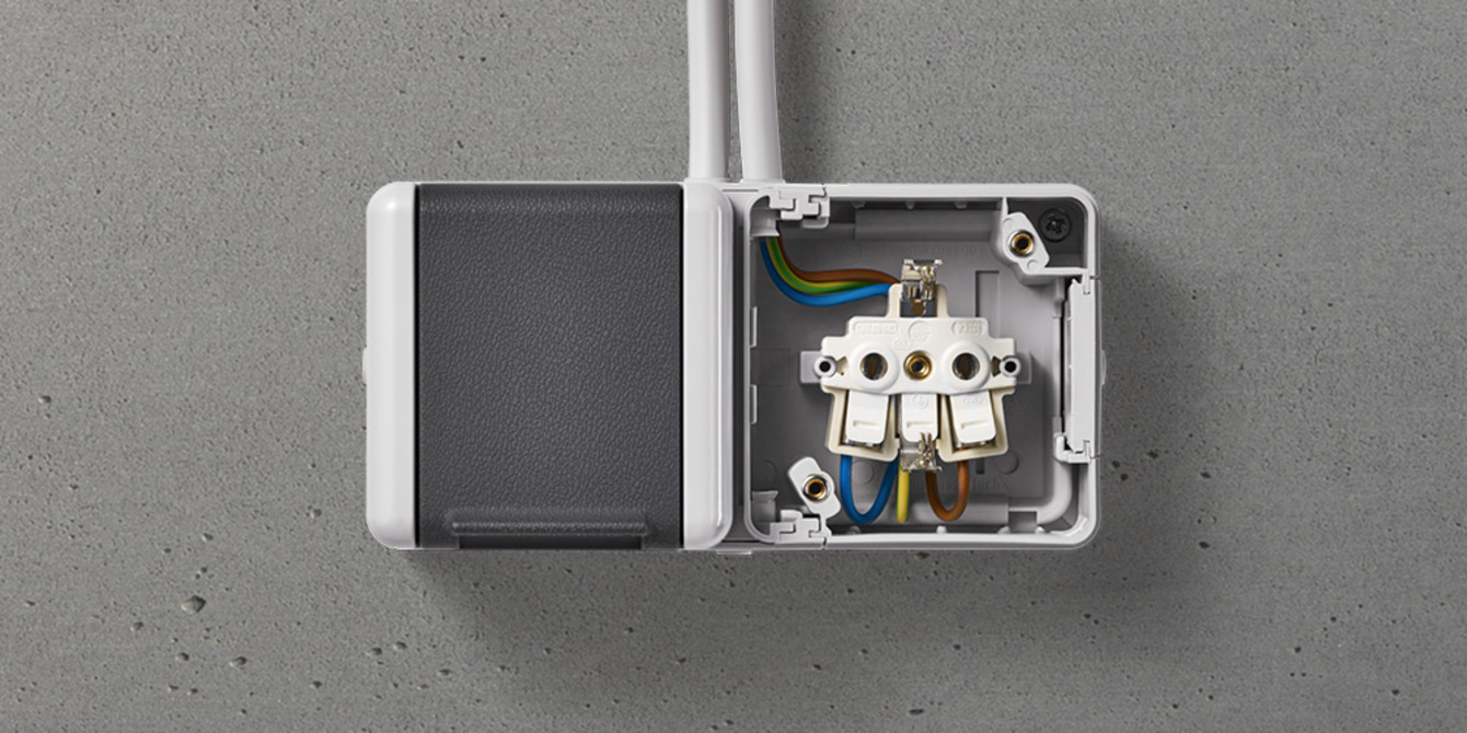 Doppelsteckdose mit Trennsteg bei Elektro-Hess in Walldürn